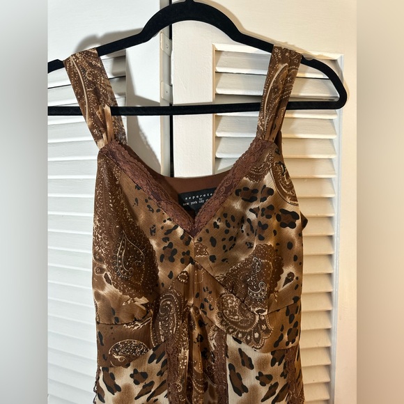 Elegant Brown Leopard Print Camisole - Picture 4 of 9